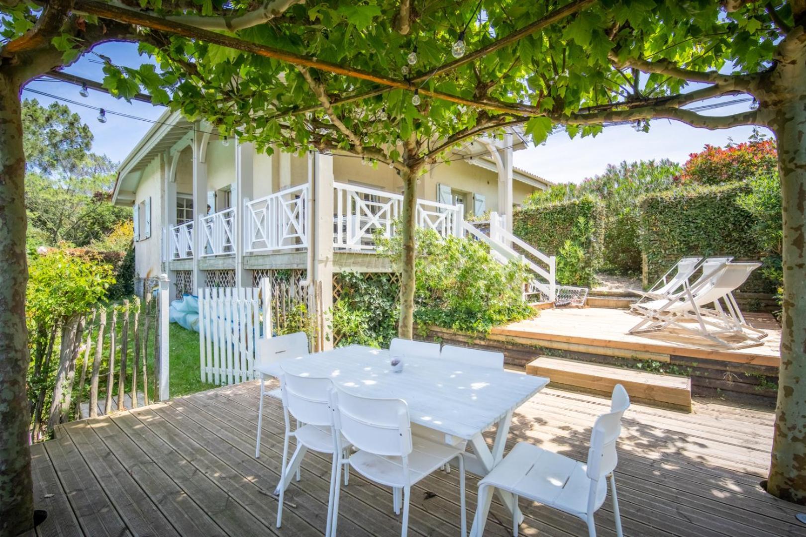 Villa Unique Pool 500m From The Beach, Hamptons Style With Beautiful Garden