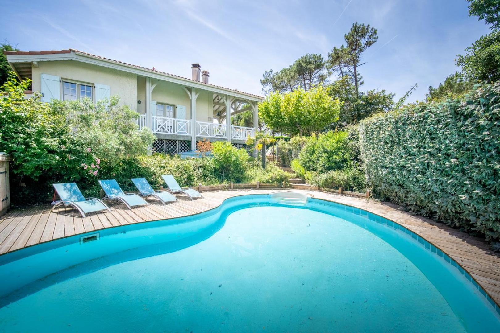 Unique Pool 500m From The Beach, Hamptons Style With Beautiful Garden