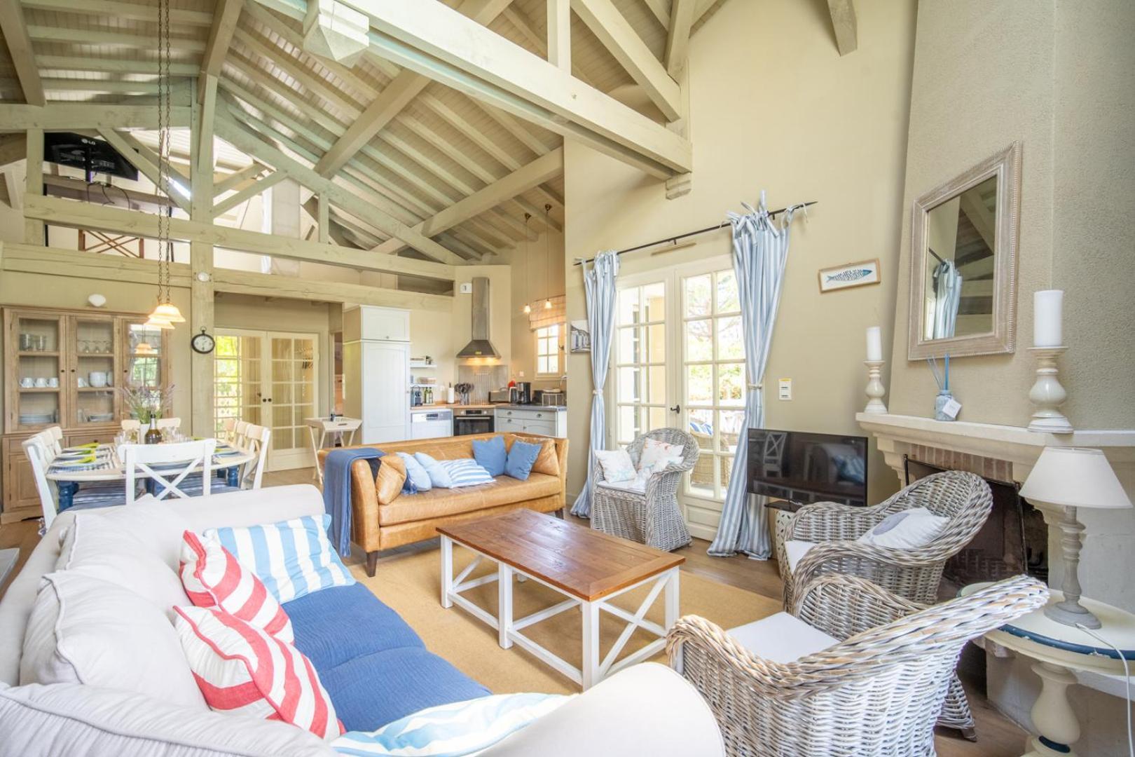 Unique Pool 500m From The Beach, Hamptons Style With Beautiful Garden *