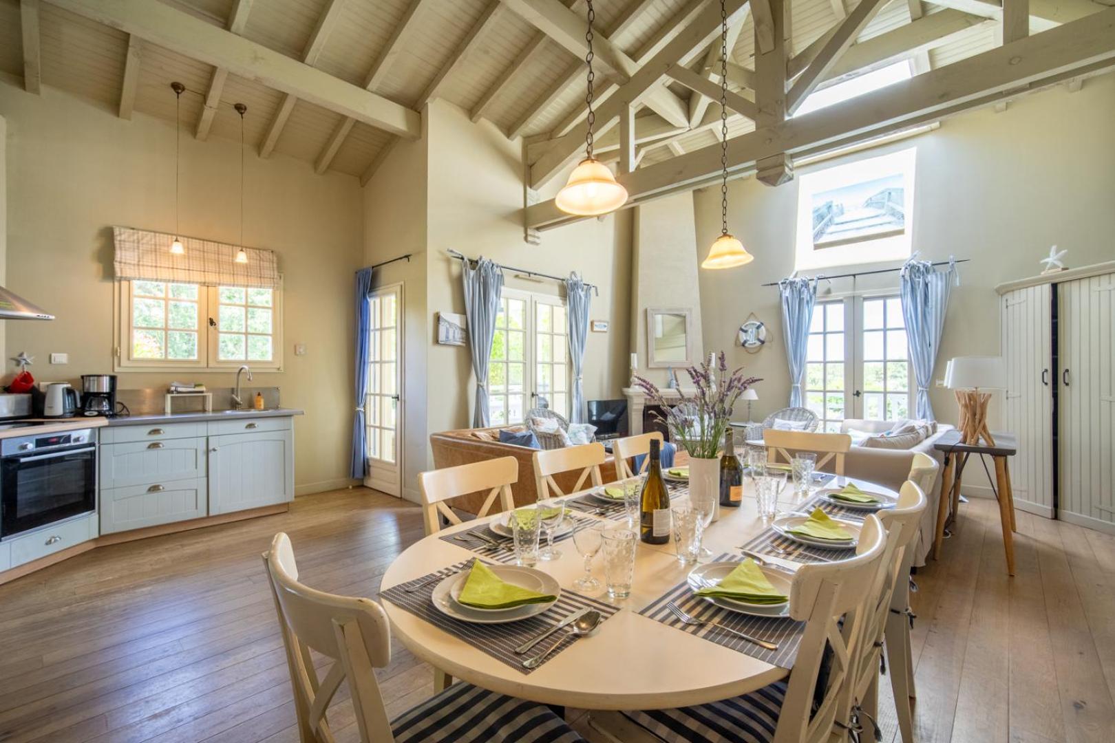 Unique Pool 500m From The Beach, Hamptons Style With Beautiful Garden *