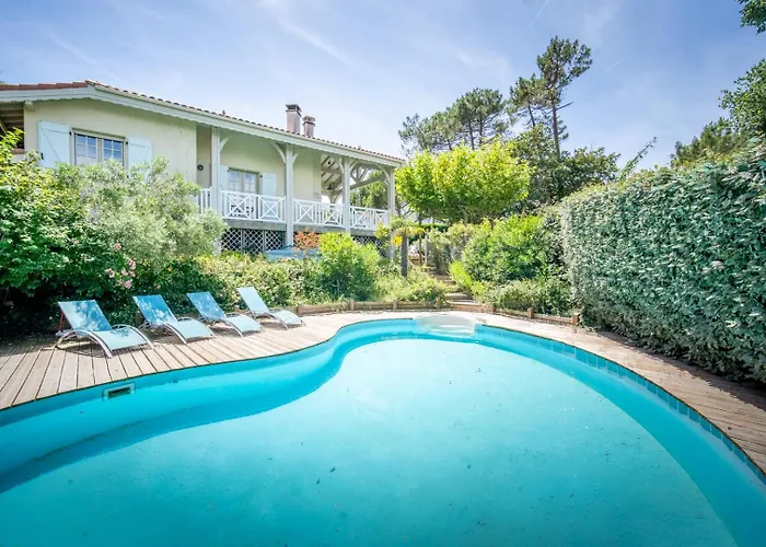 Unique Pool Villa 500M From The Beach, Hamptons Style With Beautiful Garden