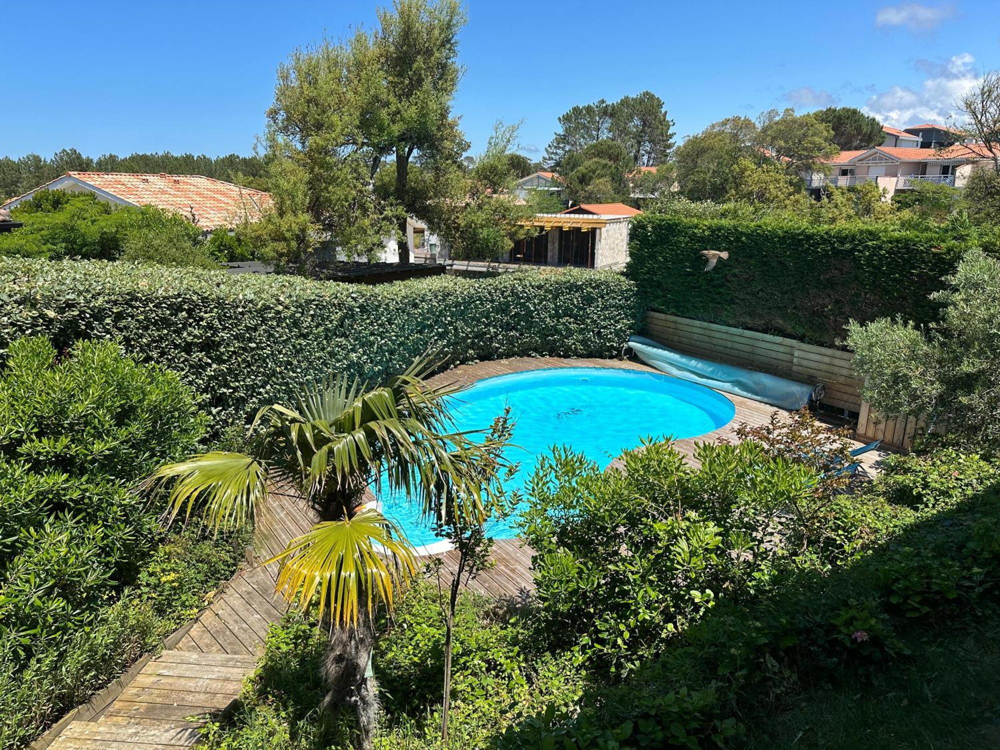 Unique Pool 500m From The Beach, Hamptons Style With Beautiful Garden Villa *